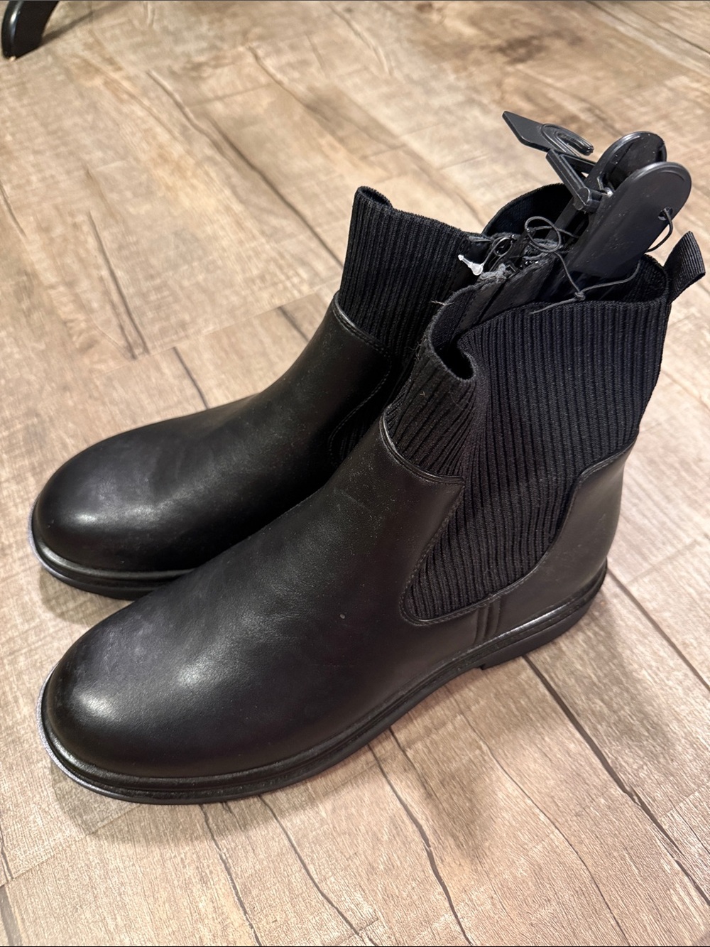 No Boundaries Black Chelsea-Style Ankle Boots size 11